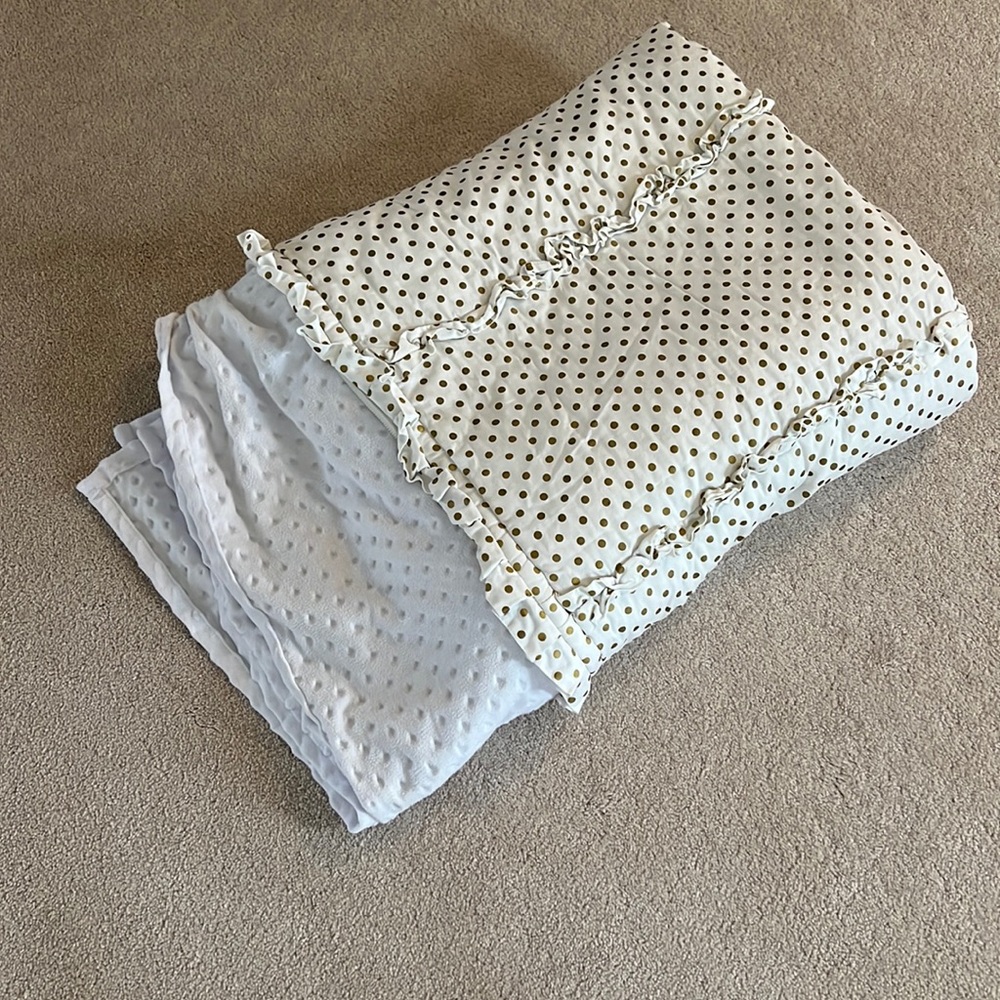 Beddy’s twin zippered Goldie set with minky interior